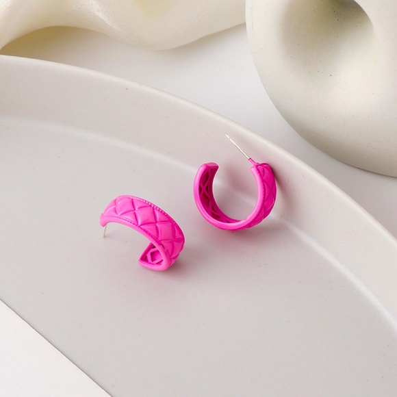 Pink earrings! - Picture 2 of 2